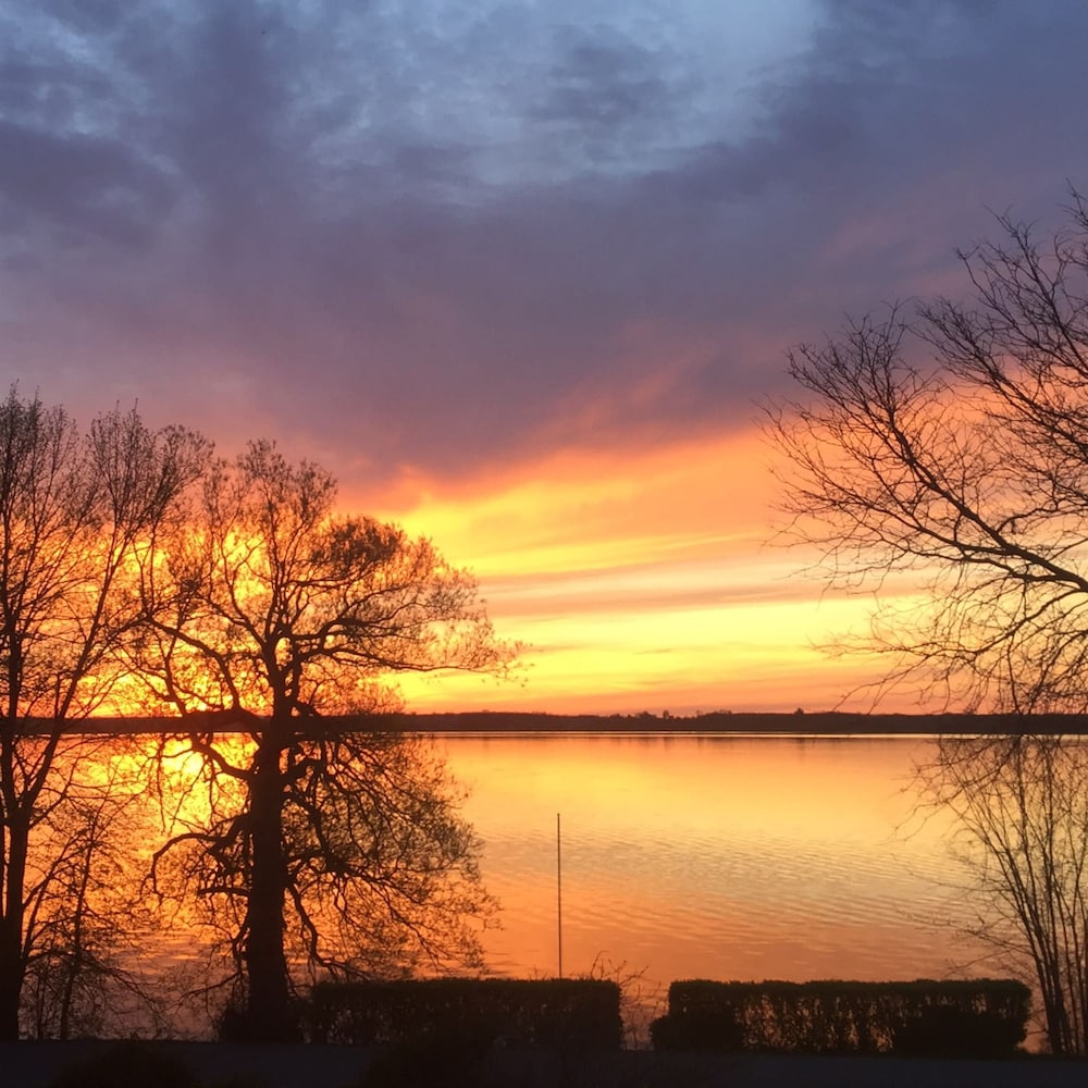 Welcome to Sunset View - Image 2