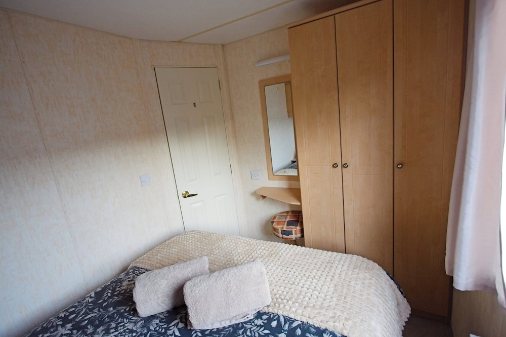 Comfortable Mobile Home in the Countryside