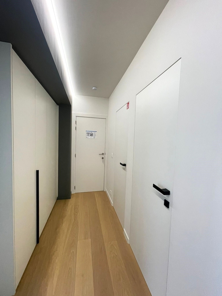 Apartment by Epernay Square With Sea View
