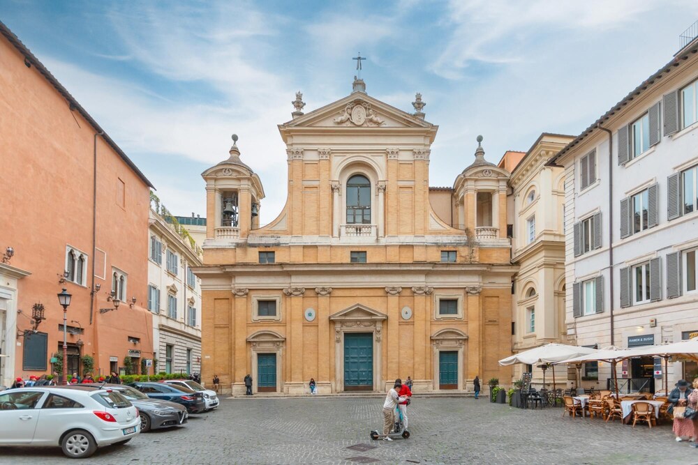 Lovely Nest by the Pantheon