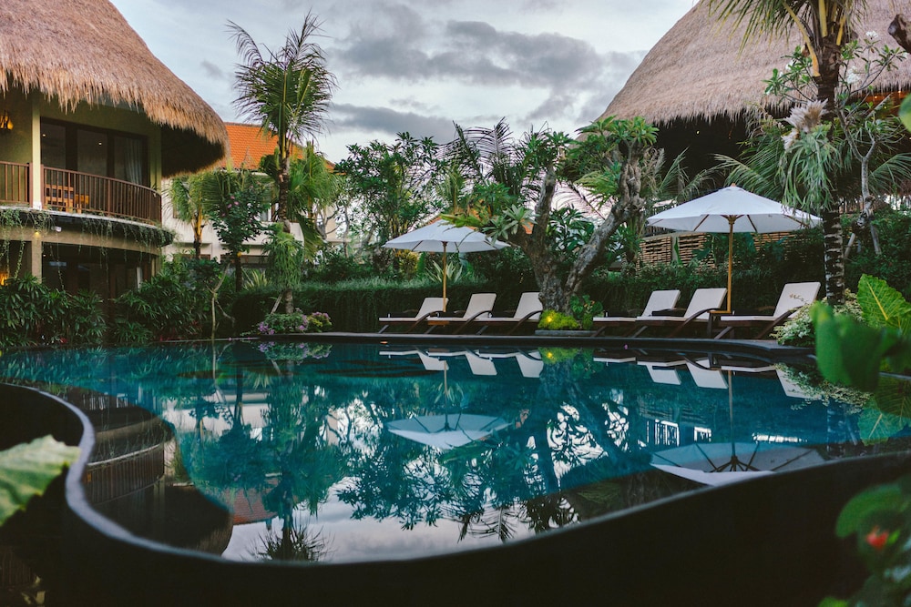 Honai Resort