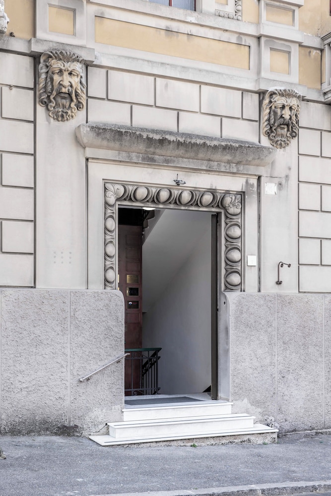 Vatican Pertusa Luxury Suites