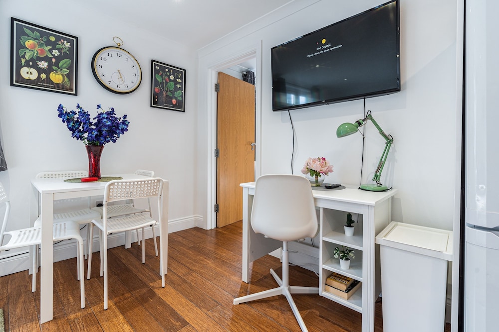 1 Bedroom Comfortable Flat in Kensington