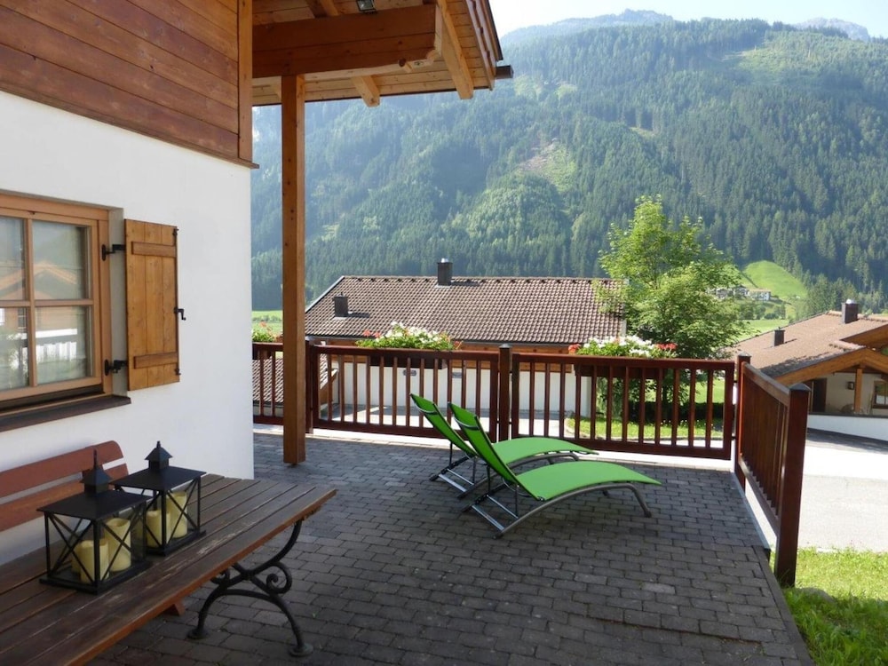 Quiet Chalet With Sauna in Konigsleiten
