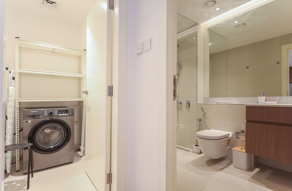 Elite LUX Holiday Homes - 1bhk Beachside Retreat at Port De La Mer Dubai