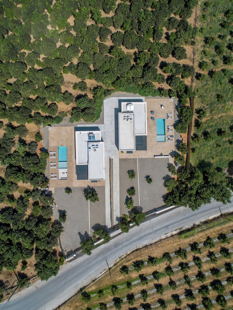 PanStel Luxury Villas - pools & jacuzzi