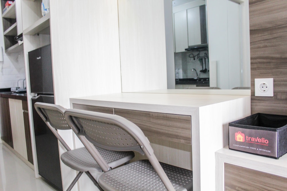 Comfy And Strategic Studio Signature Park Grande Apartment view 5