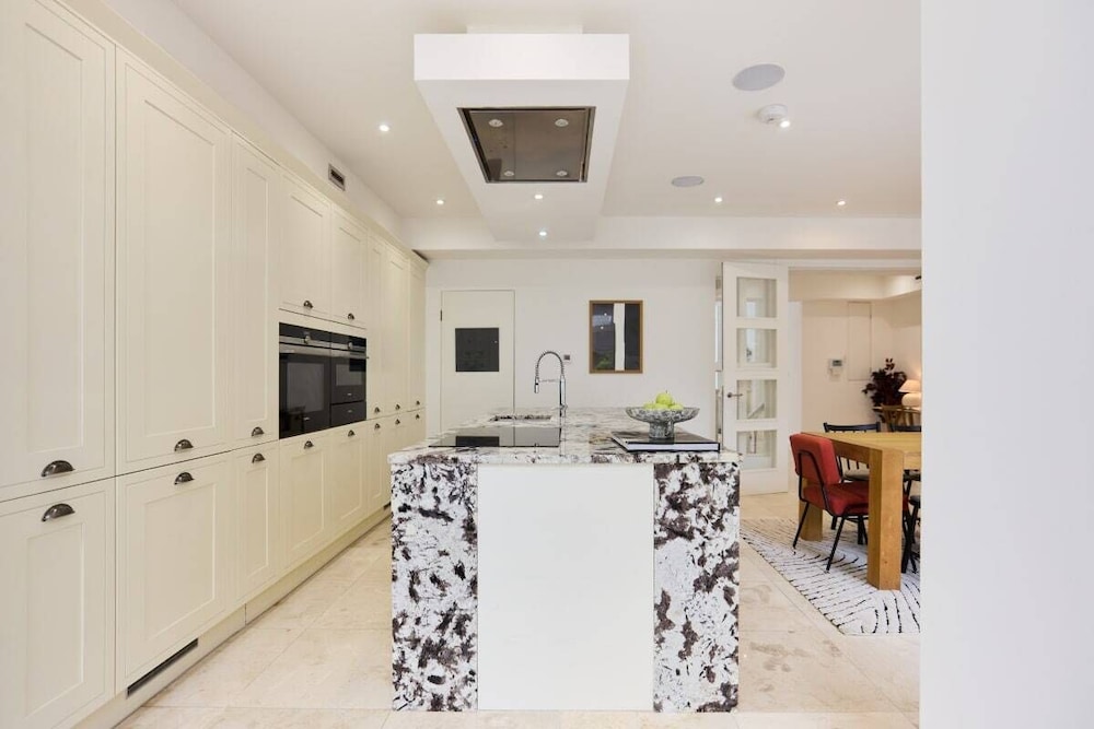 The Camden Park Place - Lovely 4bdr Flat With Garden