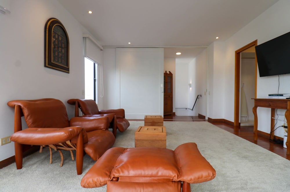 w Radiant 2BR w Modern Terrace in Miraflores