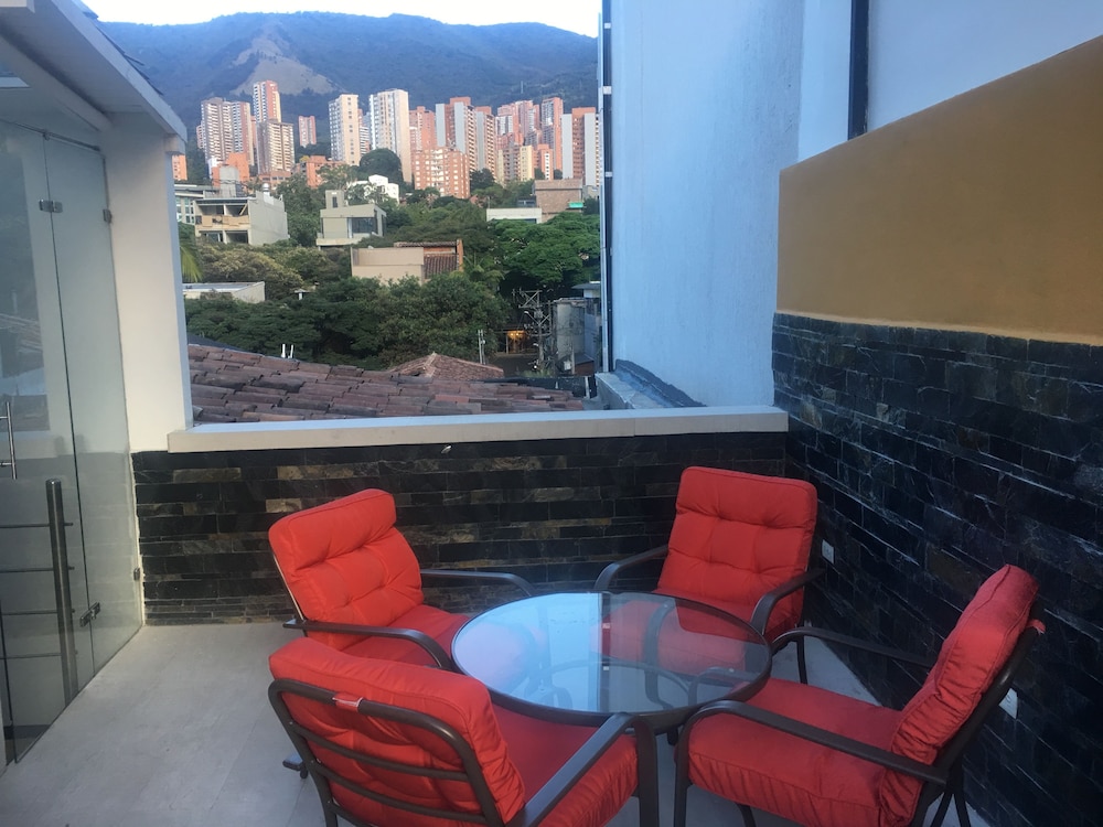 Lleras 402