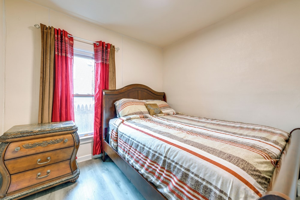 Apartment 2 Mi to Niagara Falls & Whirlpool!