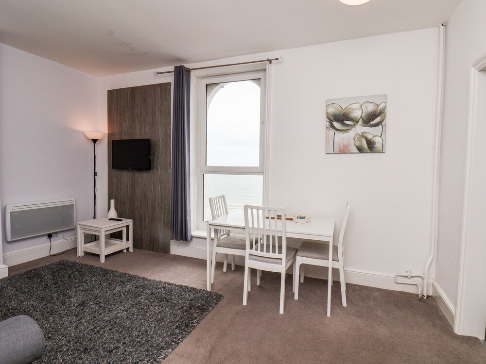 8 Beach View @ Beaconsfield House