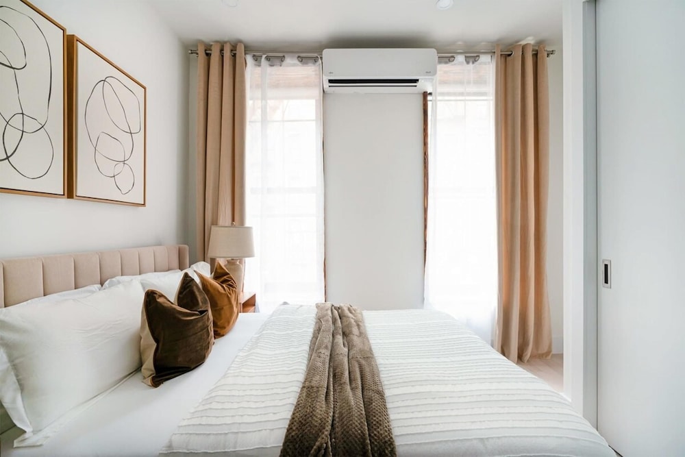 317-2a Sleek Modern 1Br UES W D