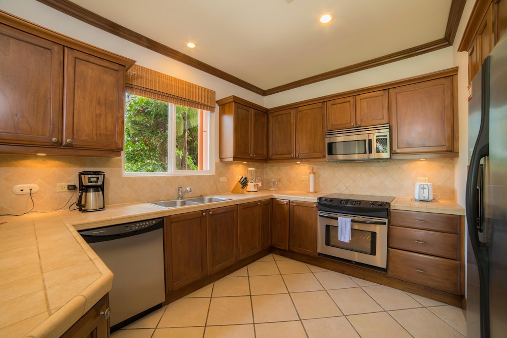 Bay Residence 8C 3 bdr 2 Bath view 4