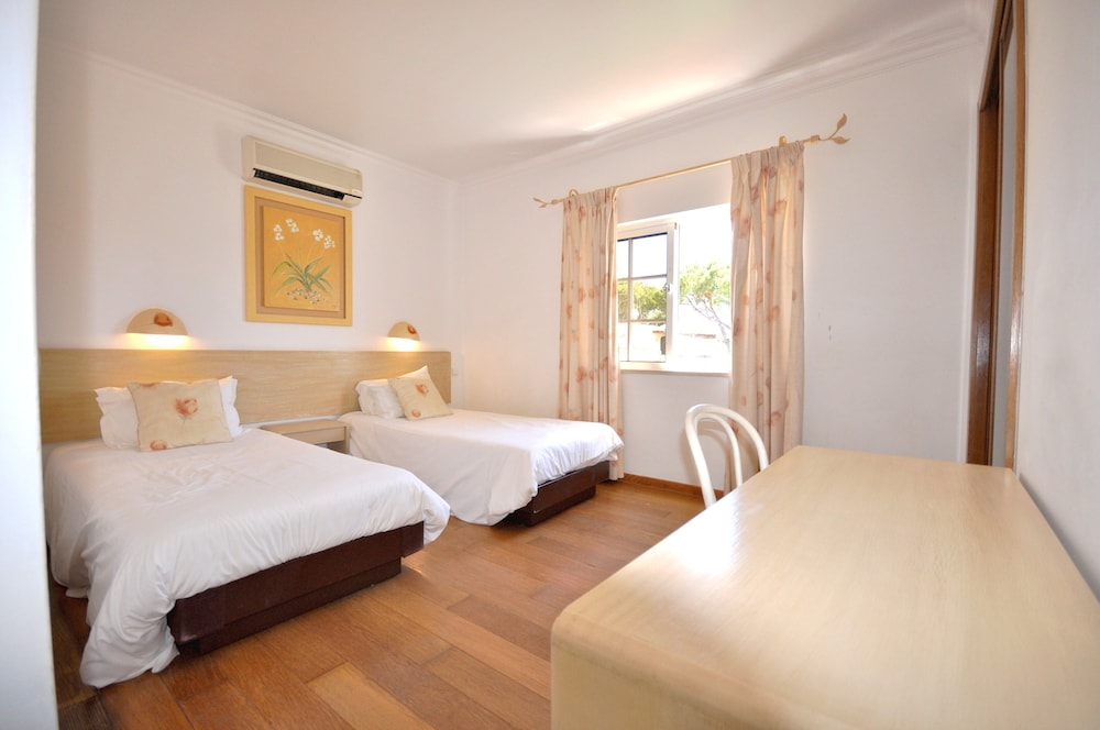 Old Vilage Area Walking Distance to all Amenities view 5