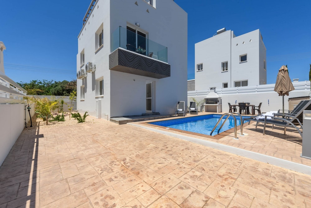 Nissini Villa 4 in Ayia Napa