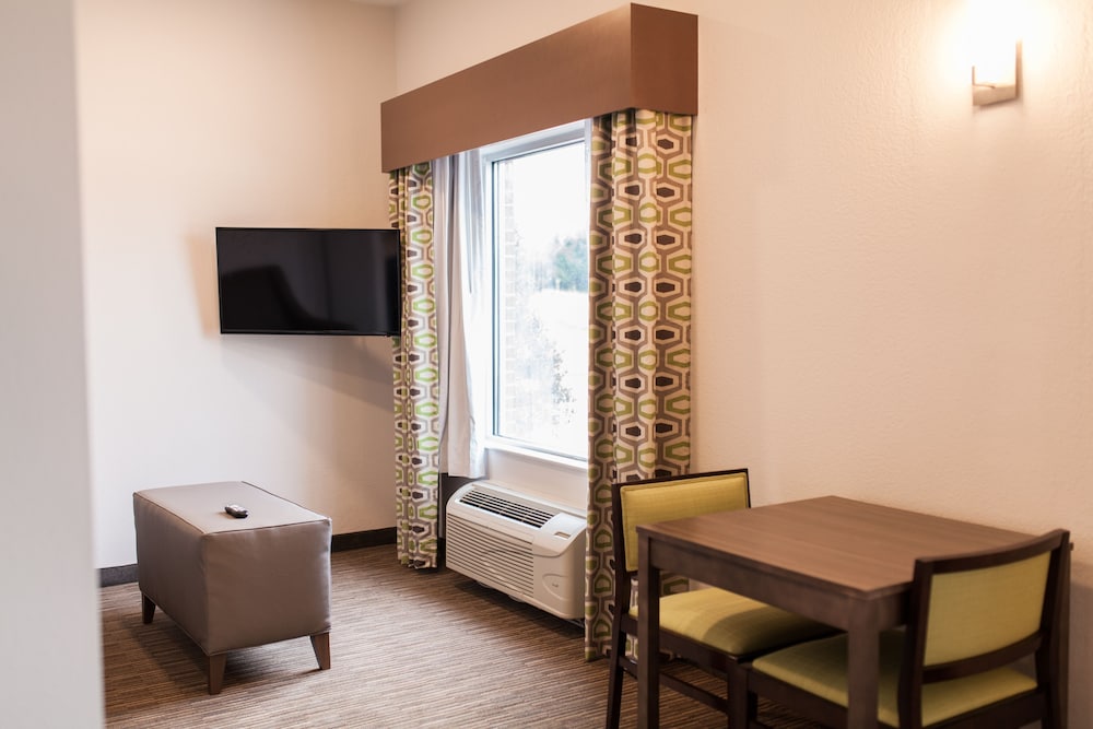 Sweetwater Vacations - Holiday Inn Express  Suites Sweetwater, an IHG Hotel - Property Image 24