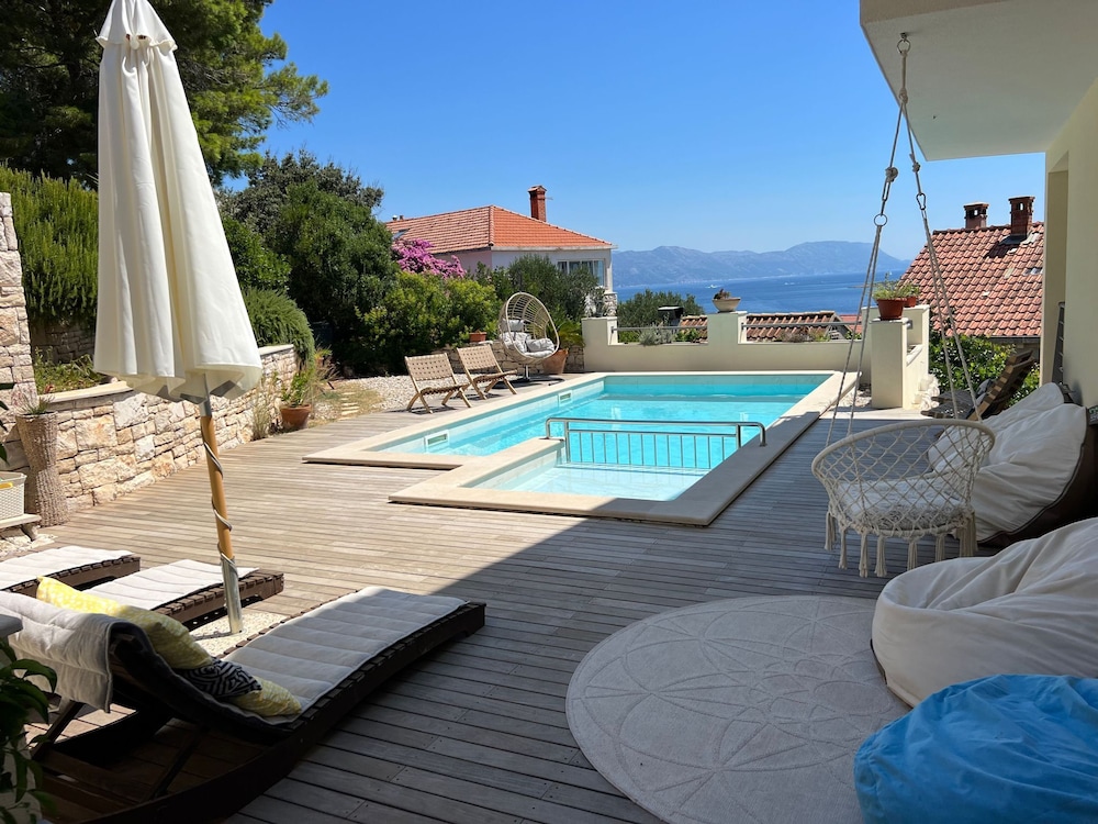 Eco Apartments Sunshine with heated pool