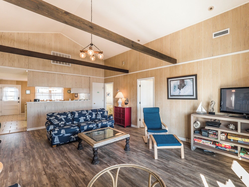 Pelican Perch by Topsail Realty