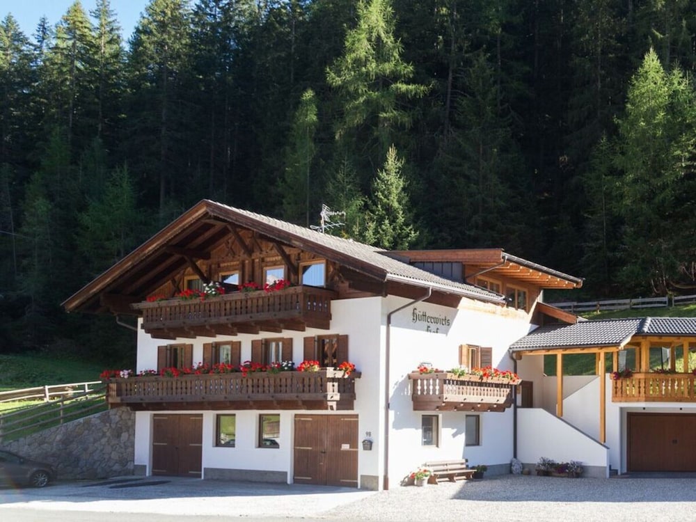 Holiday Apartment on the Hutterwirtshof