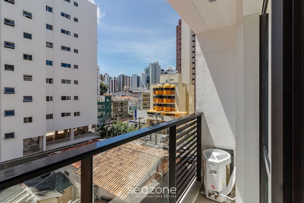 Charming Apts 450m From Barra Beach w/ Rooftop & sea View - PRV