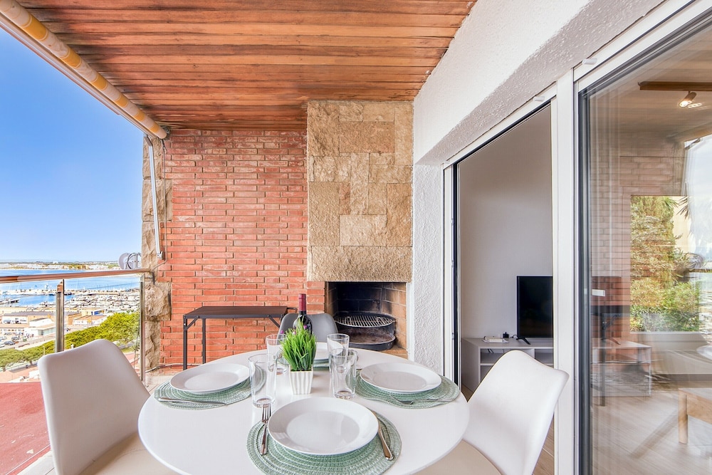 Apartment Near Playa De Roses Beach