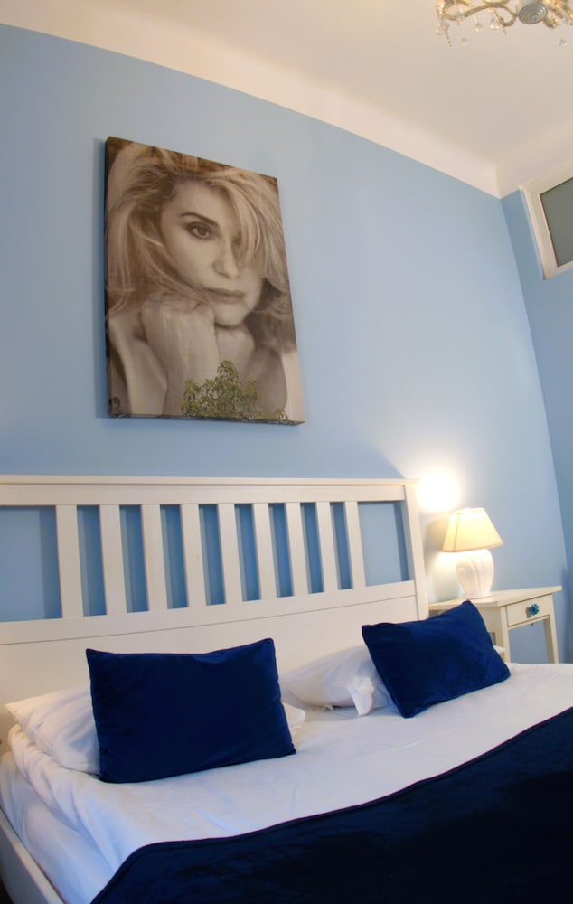 Chmielna Guest House