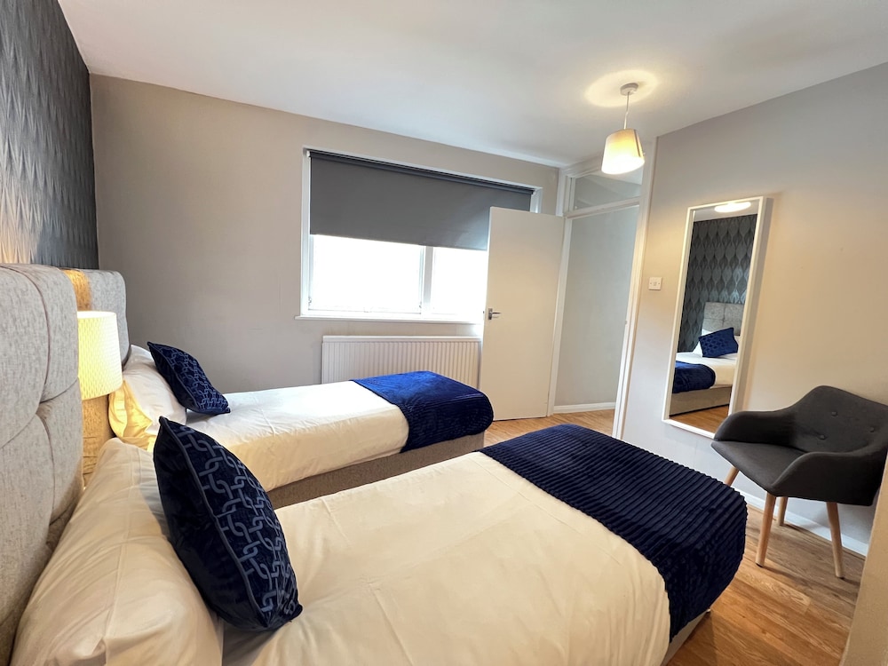 Kensington Private House- Walk to stores and tube-PRIVATE entrance- In Central London