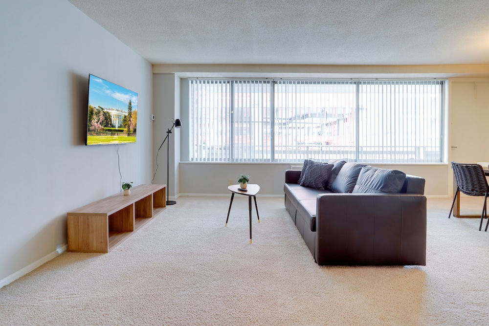 Modern 1BR Stay in Crystal City