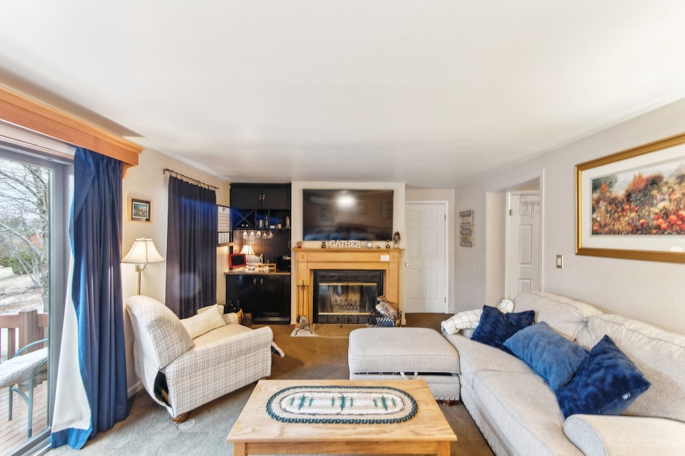 Twister 68i - Mountain Retreat With Stunning Views 3 Bedroom Townhouse by The Summit at Gore Mountain