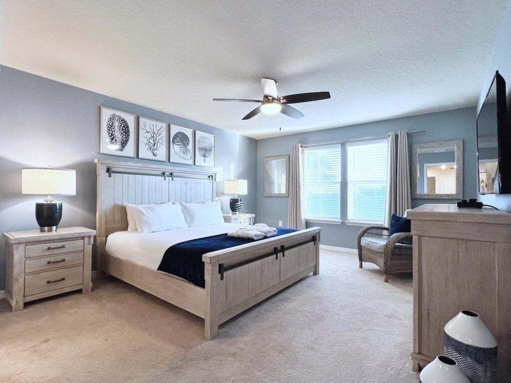 Large 5 Bed Family Townhome With Splash Pool 5 Bedroom Townhouse