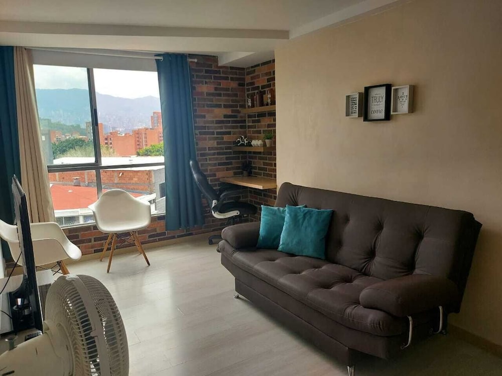 Lovely one bedroom condo in Laureles