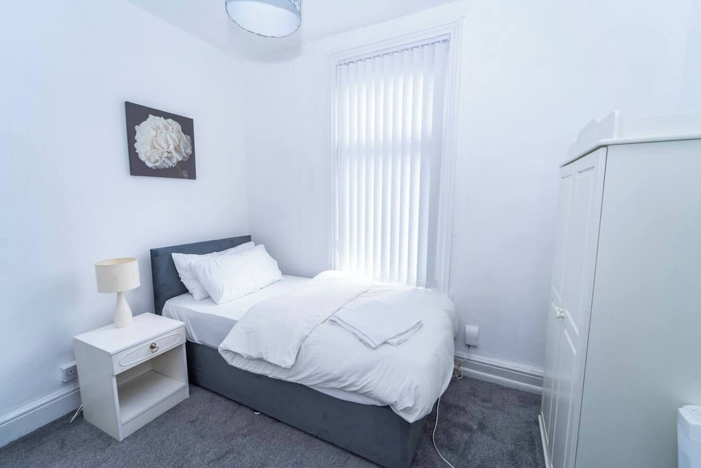 Charming Victorian Home in Heart of Leicester