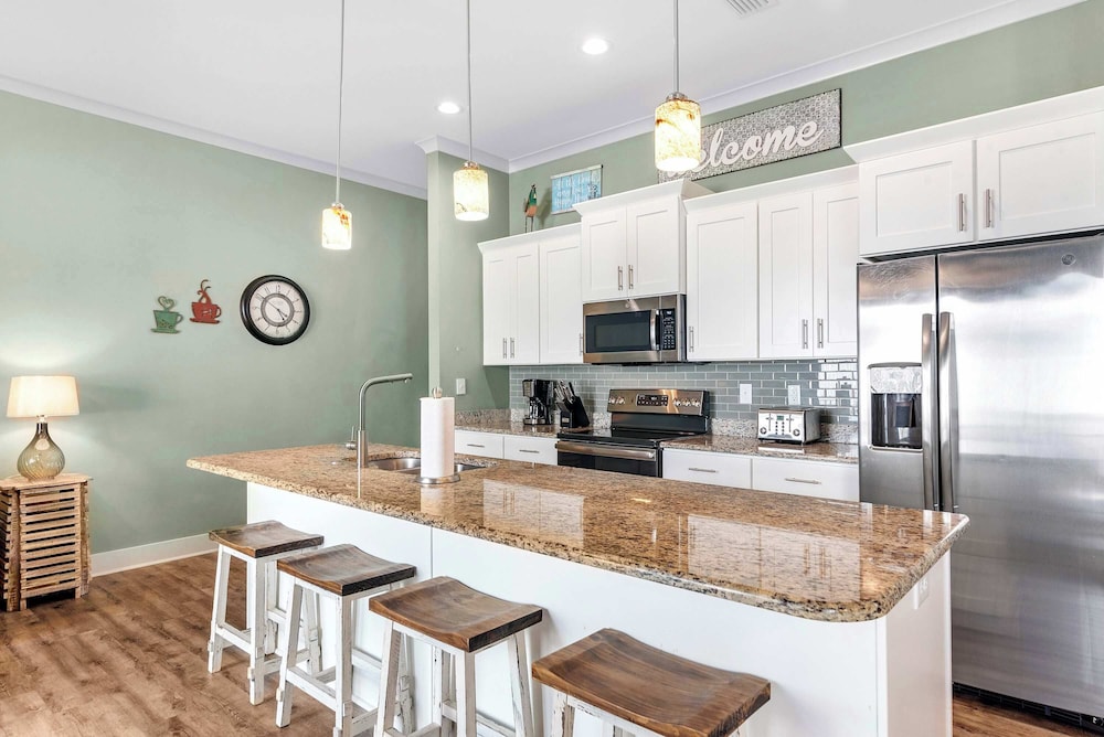 Little Lagoon Cottage for 8 - Free Activities