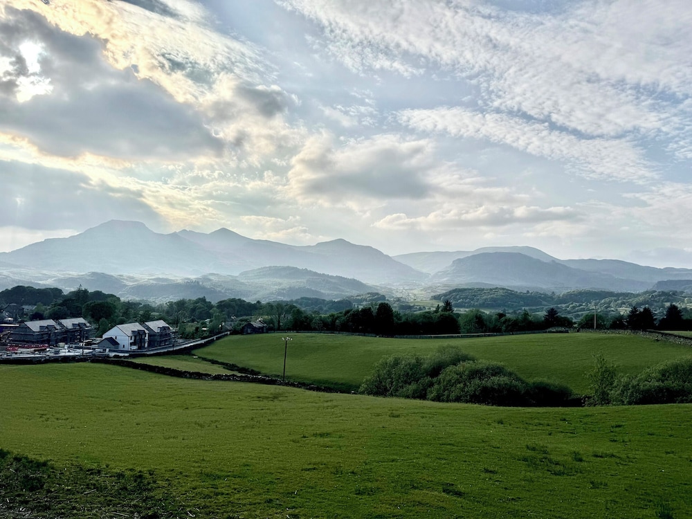 Ty Dyffryn