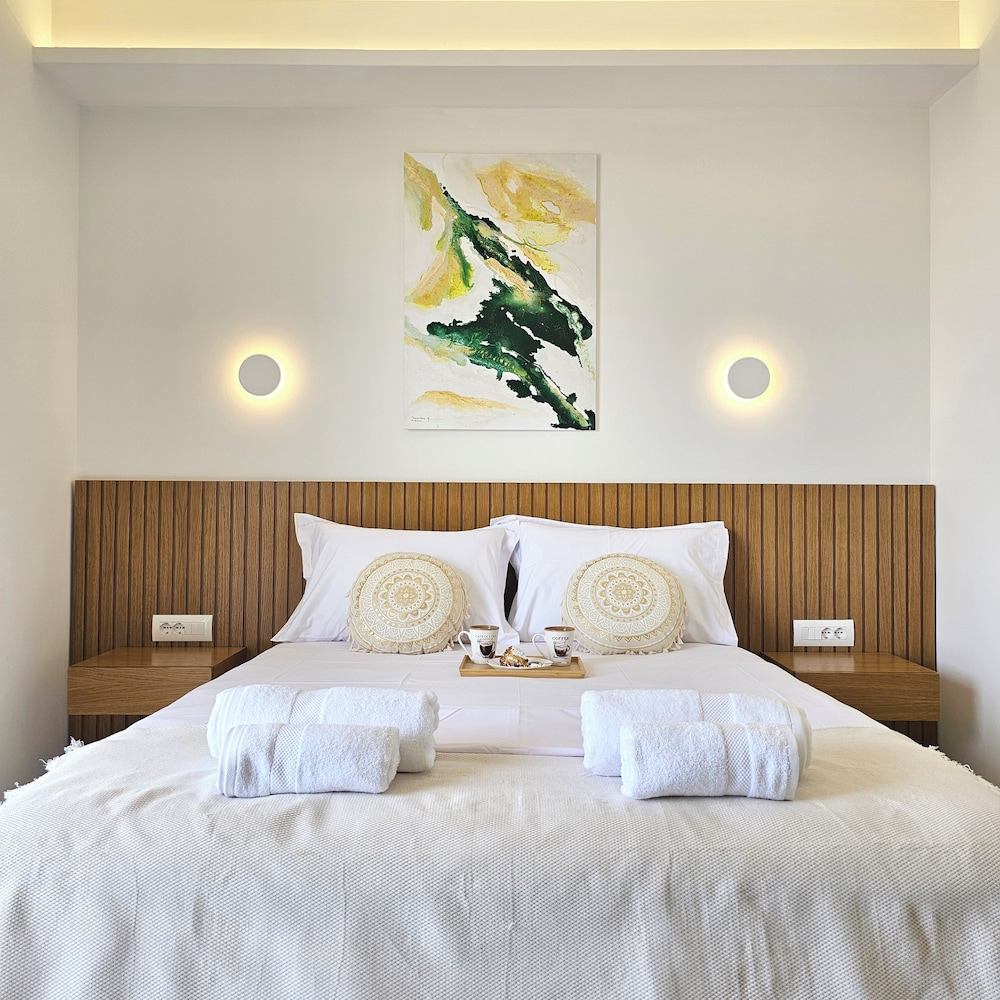 Ares Beachfront Luxury Rooms