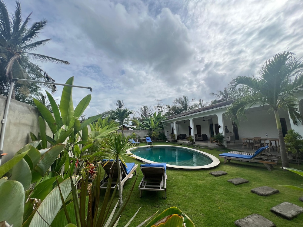 Wanderlust Hostel Kuta Mandalika