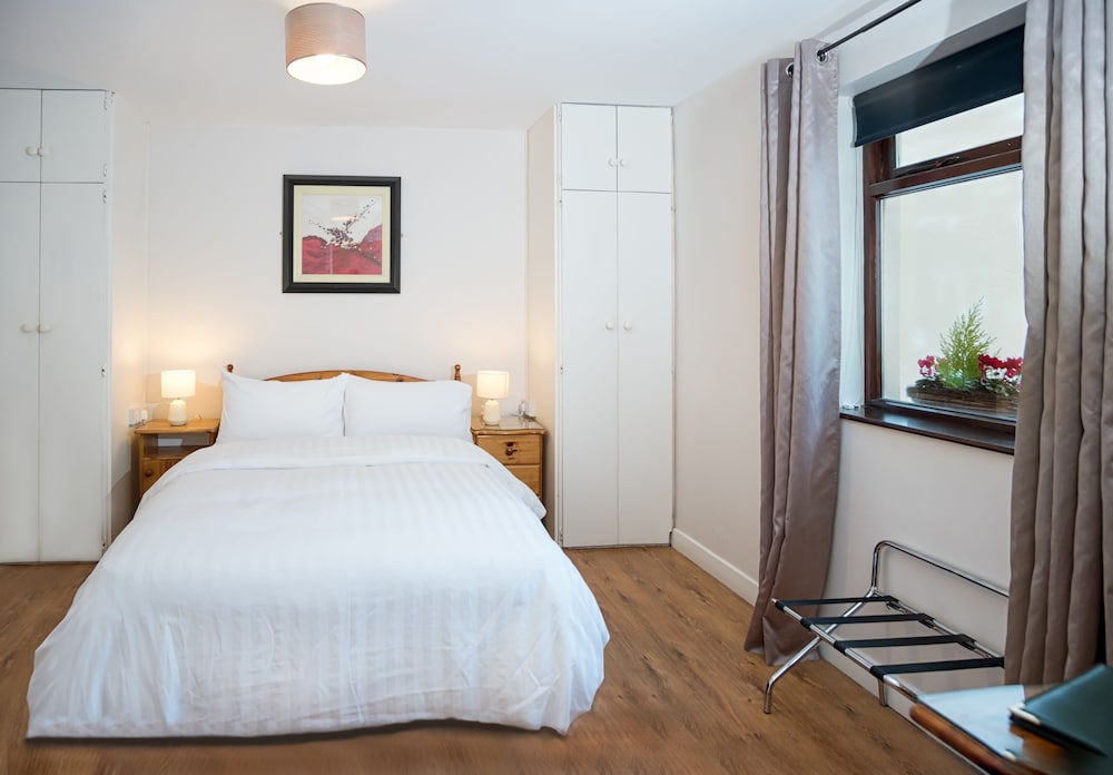 Woodside Lodge