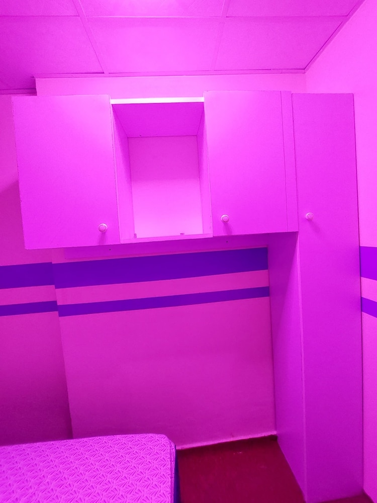 Benitah Capsule hostel and Family rooms