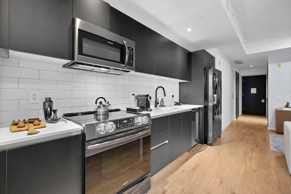 Luxury Studio with Stunning Views & Pool
