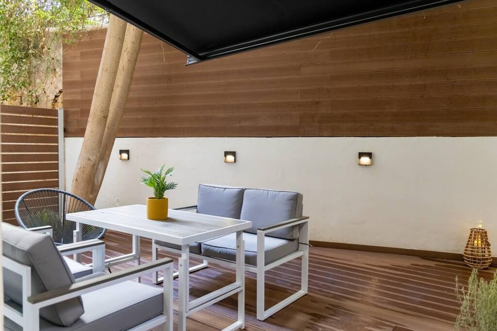 Backyard Modern House Nea Smyrni