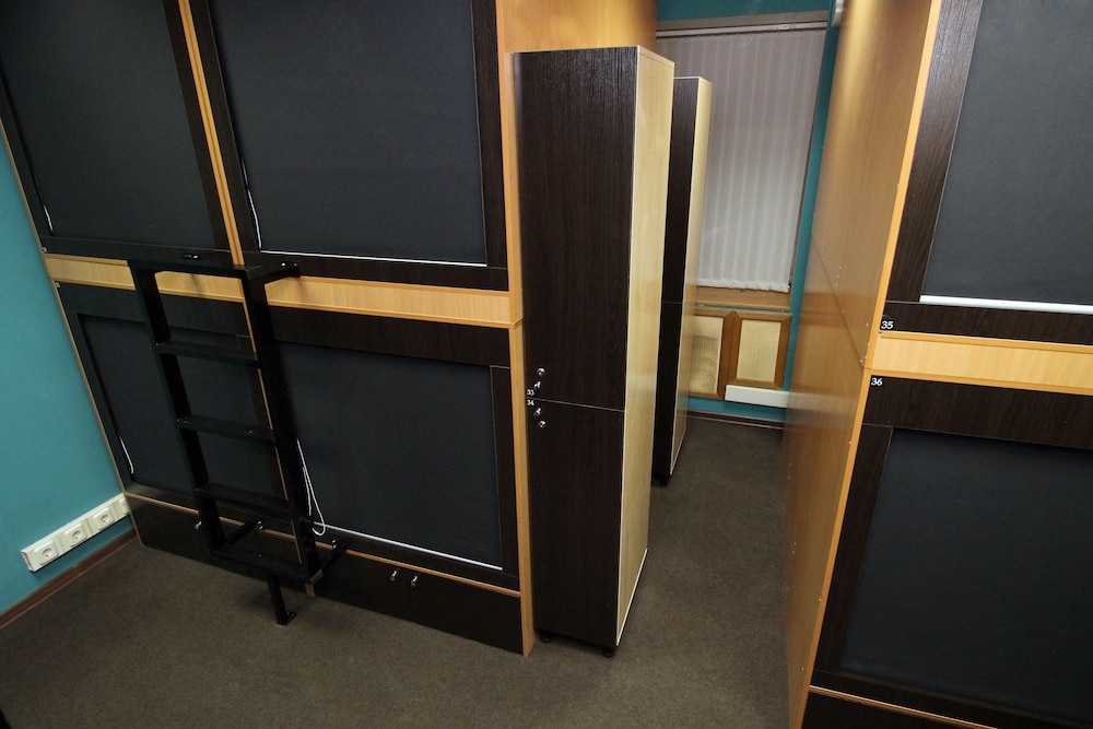 Homebox Capsule Hotel