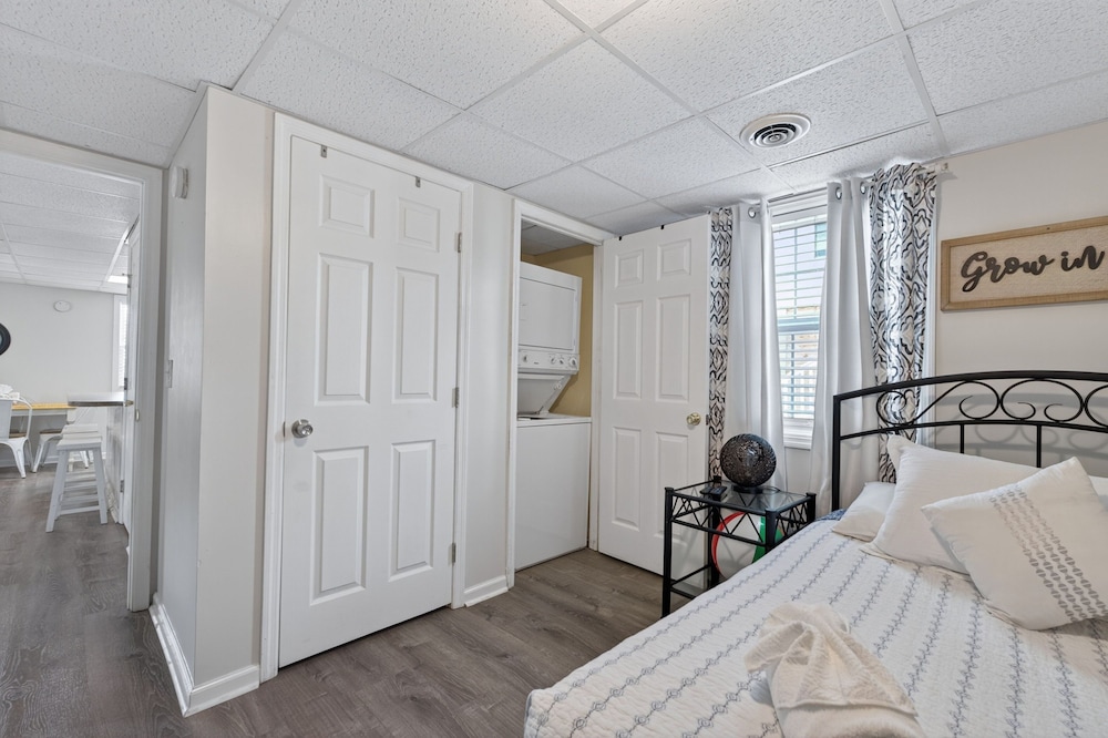 Coastal Retreat Steps From Private Beach 2 Bedroom Apts