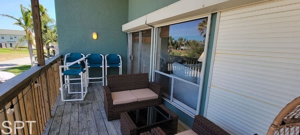 Large 3 Bedr Bay Views Pool Great Deck 3 Bedroom Condo