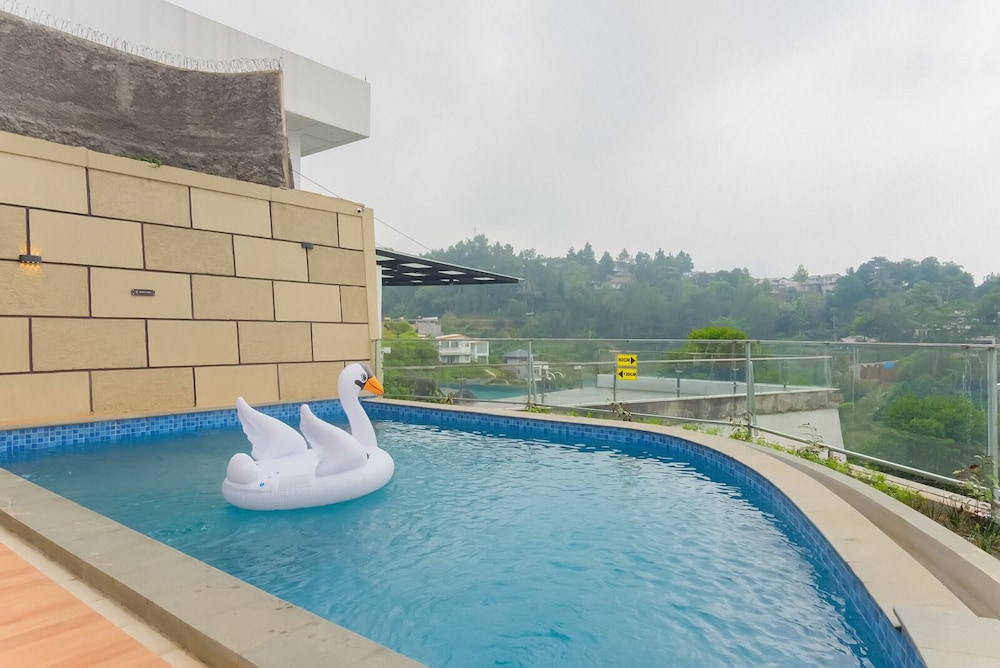 Calma Resort Megamendung