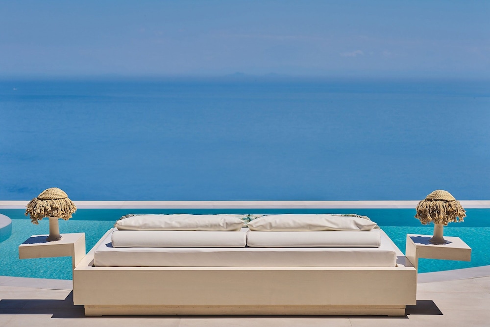 Emerald Villas & Suites