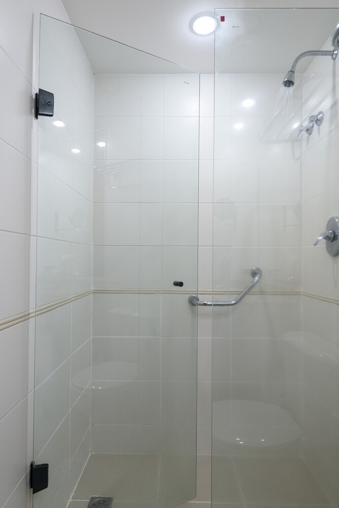 Suite Pool and gym Bpremium T1 Z10 view 3