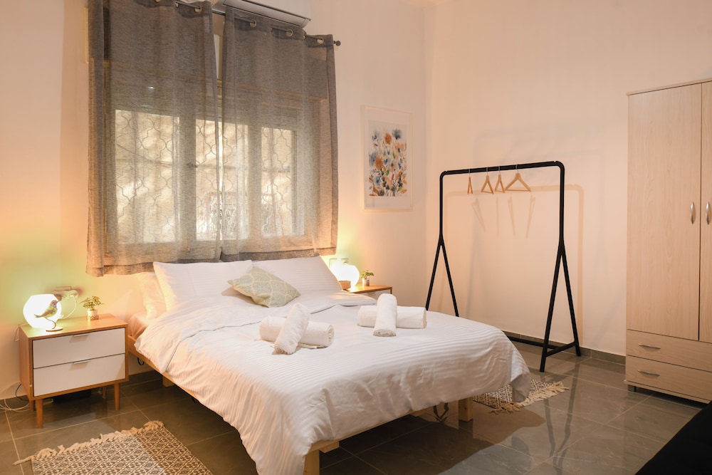 Charming 2BR in Haifa by Sea N' Rent view 5
