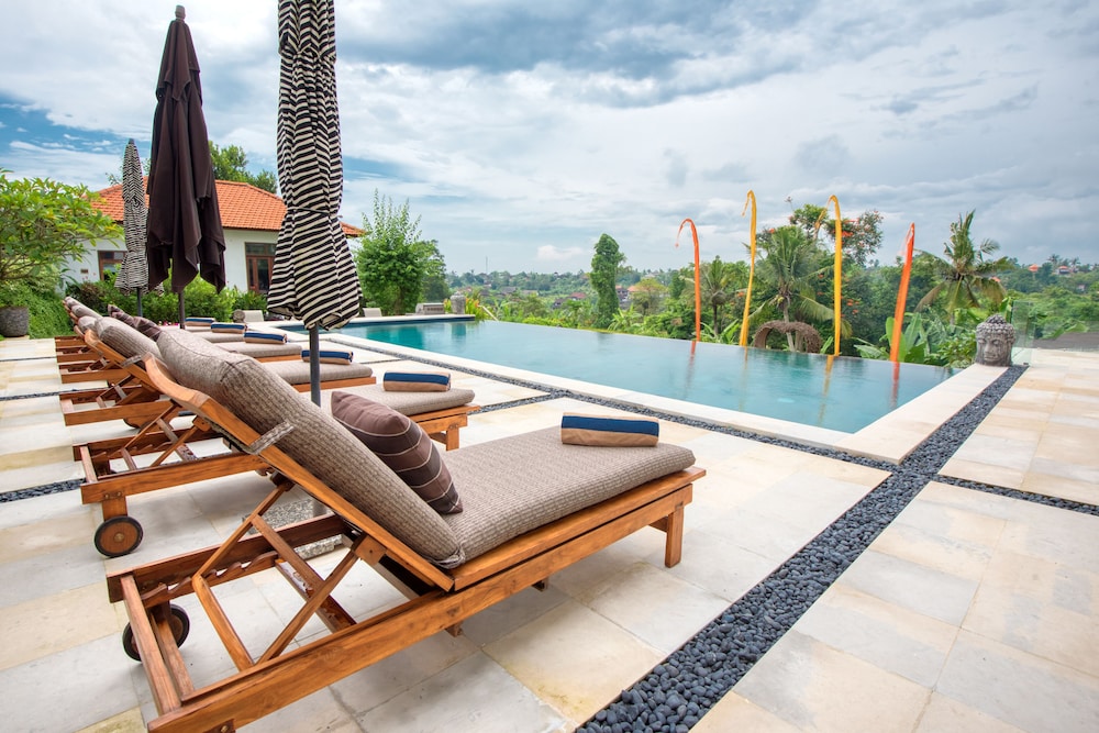 Lebah Villas