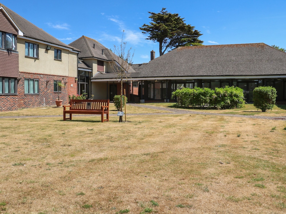 Flat 35 - Marine Court